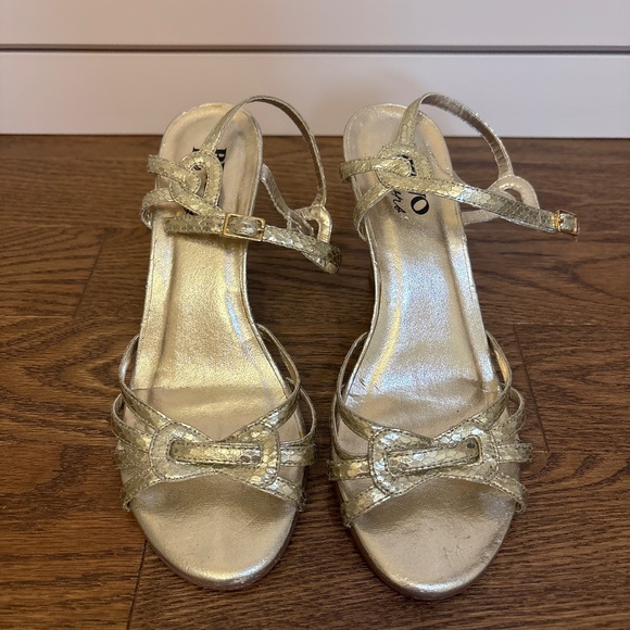 Bravo Browns gold wedges size 7 - Picture 2 of 5